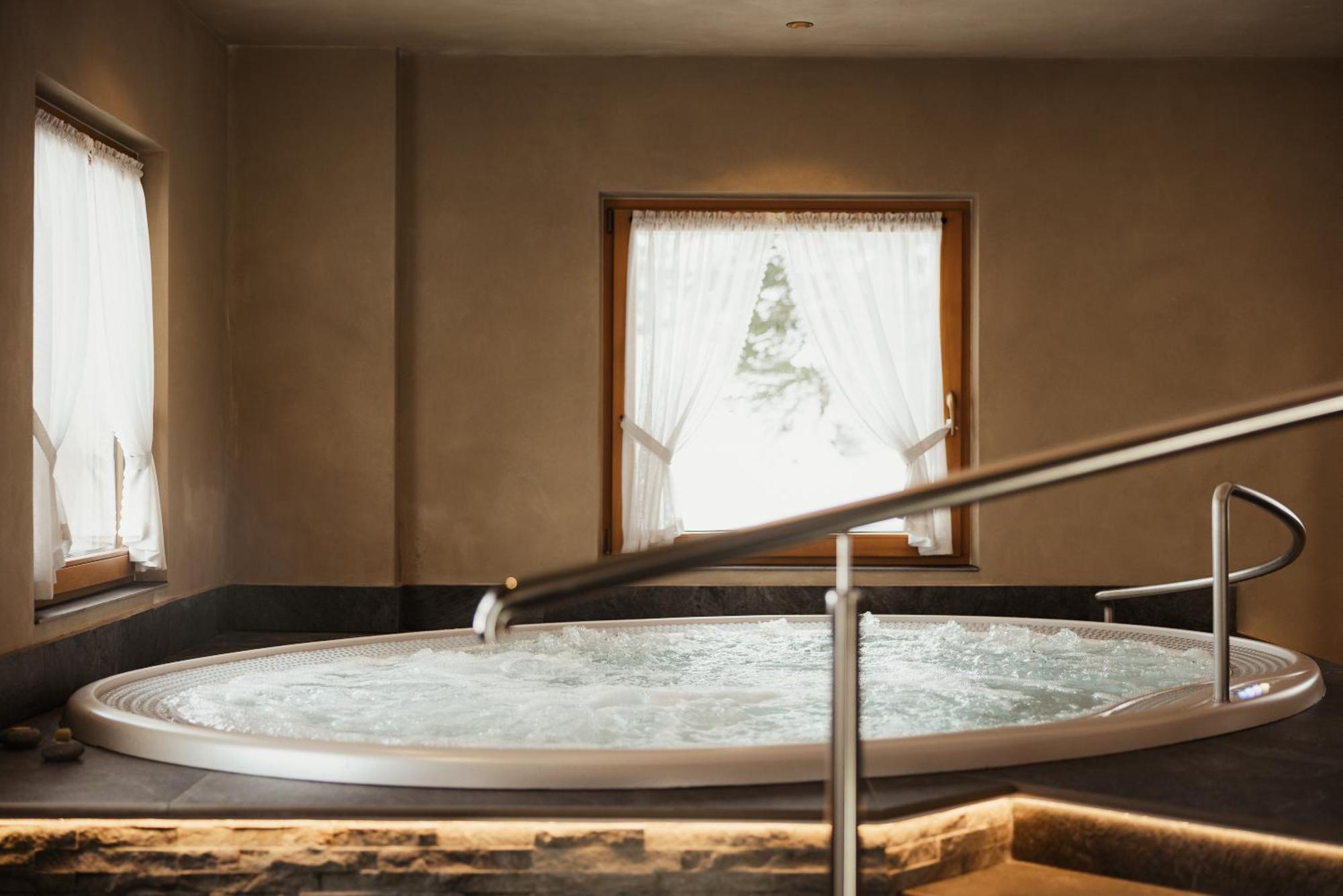 Hotel Monte Cherz Arabba Eksteriør bilde