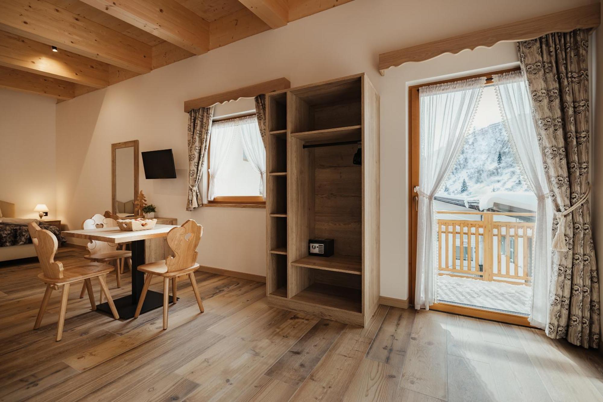 Hotel Monte Cherz Arabba Eksteriør bilde
